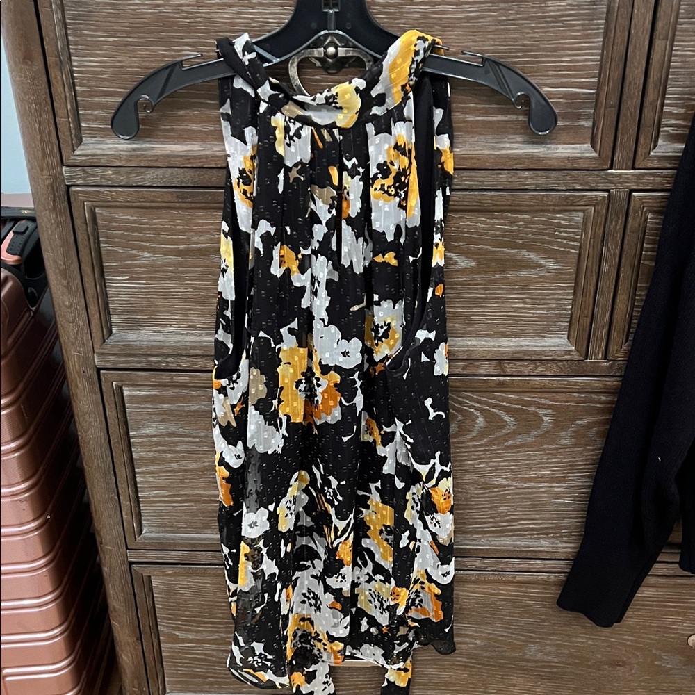 Chic Floral Sleeveless Top - Black, Yellow, White